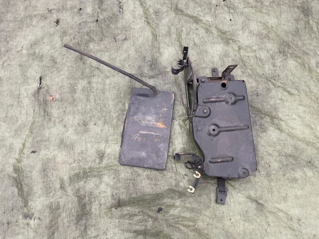 Основа корпус акумулятор alfa romeo 159 оригінал Доставка