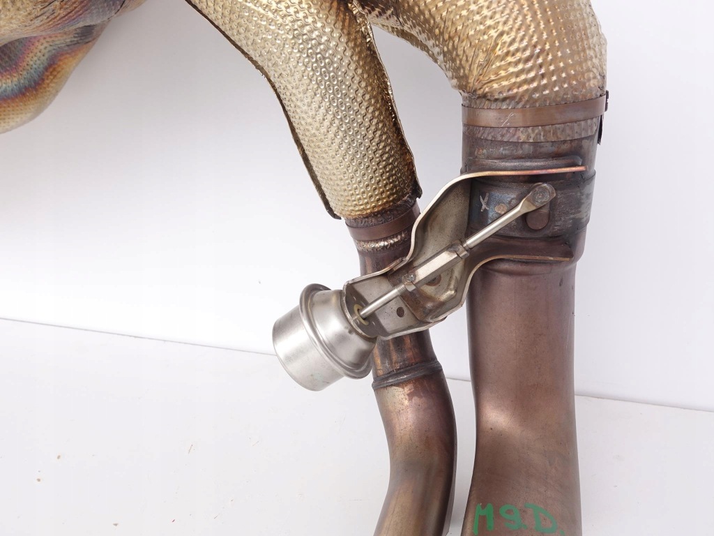 фото №7, Audi r8 4s0 15- выхлоп гаситель 4s0251609b