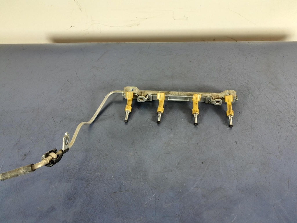 фото №1, Toyota verso i 1.8 молдинг впрыскная форсунки