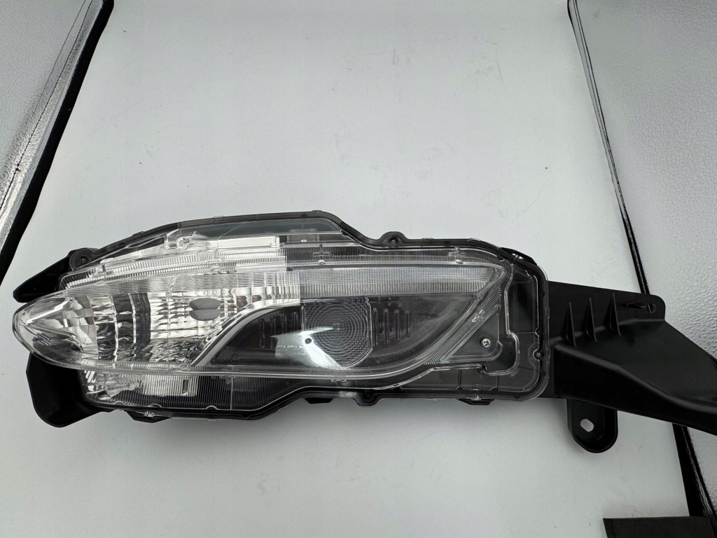 Toyota yaris cross лампа денна ліва звичайна 8144b-0d160 Ціна