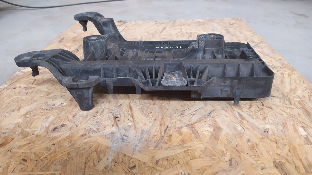 фото №7, #1k0915333-b# основание аккумулятор vw touran