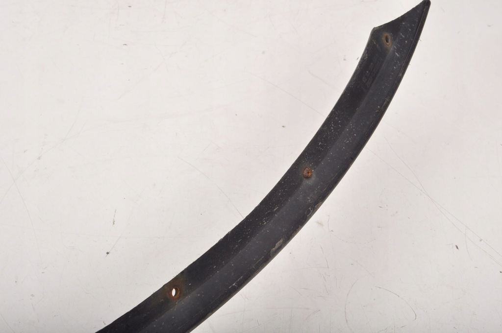 фото №8, Mercedes w176 молдинг бампера левый задняя