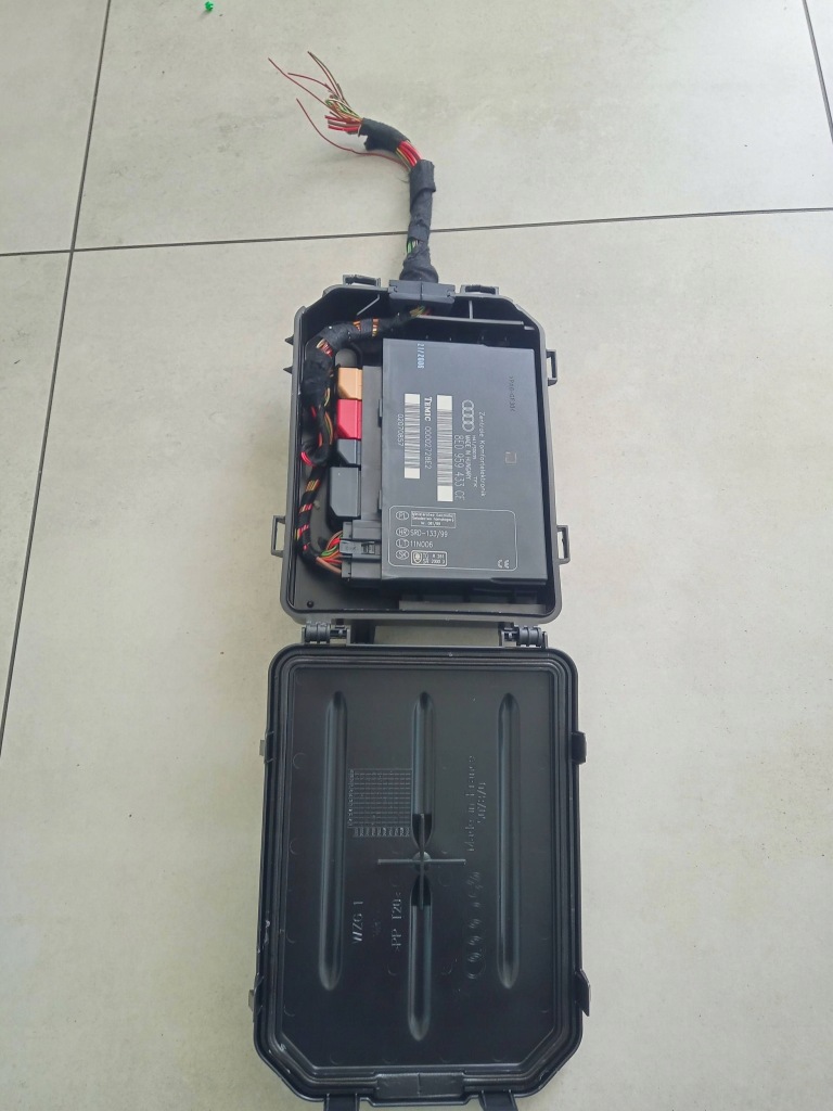 Купити Audi оригінальний номер 8e0 959 433 ce