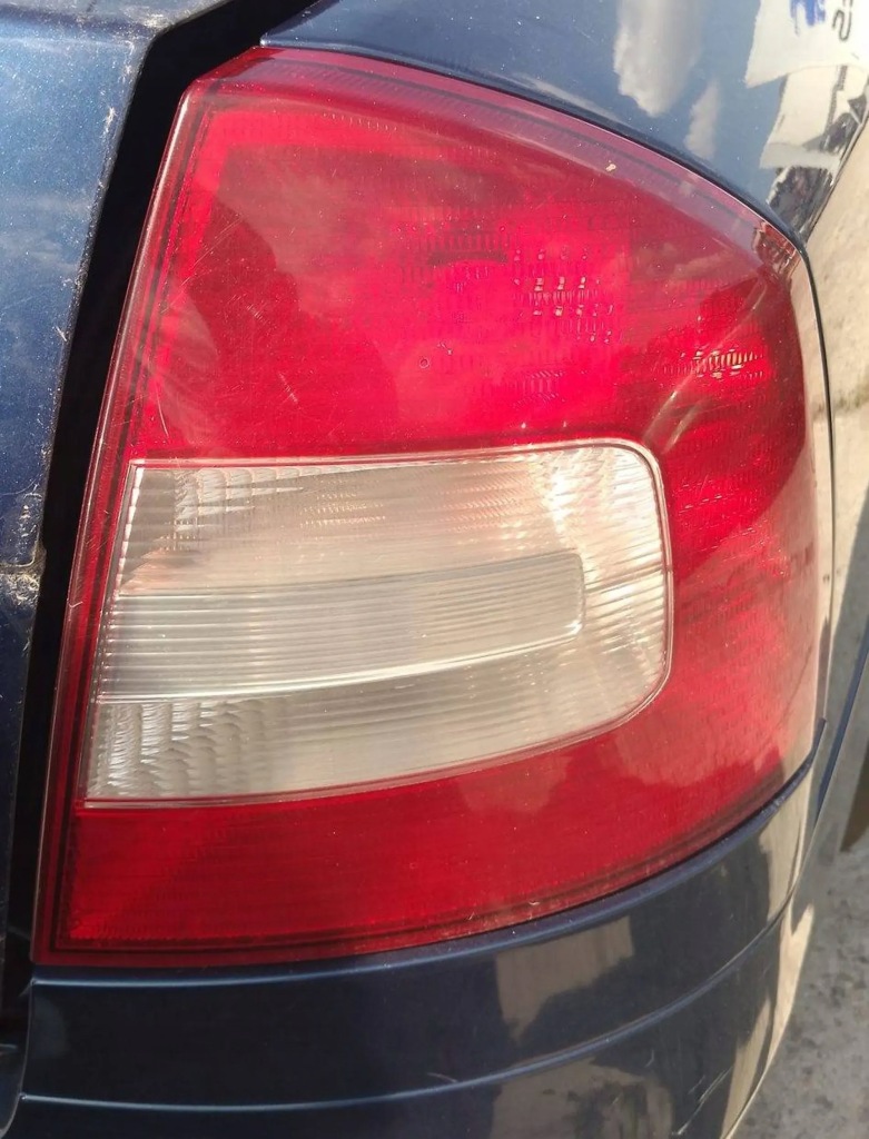 фото №1, Skoda octavia ii lift хетчбек лампа права задня задня 9462