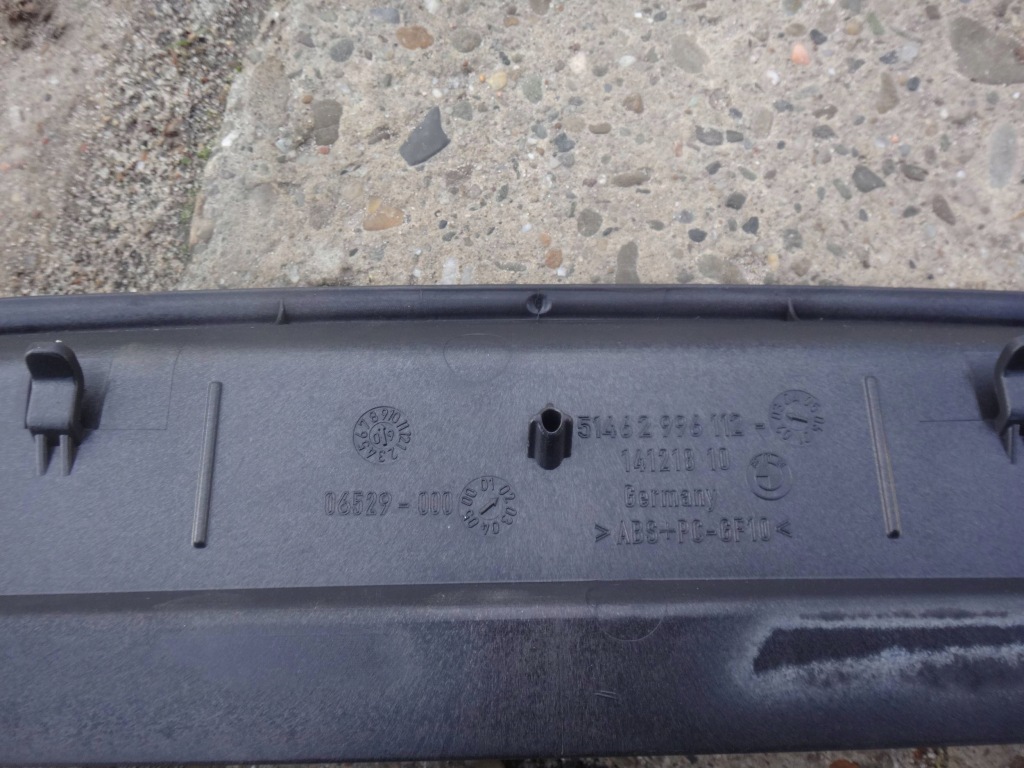 Молдинг скло решітка полиця задній багажника bmw e82 2996112 Зі Шроту