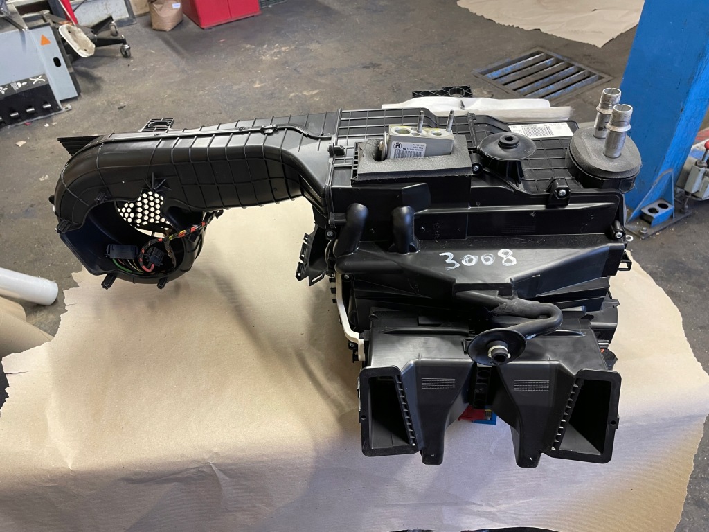 фото №1, Peugeot 3008 i отопитель europa