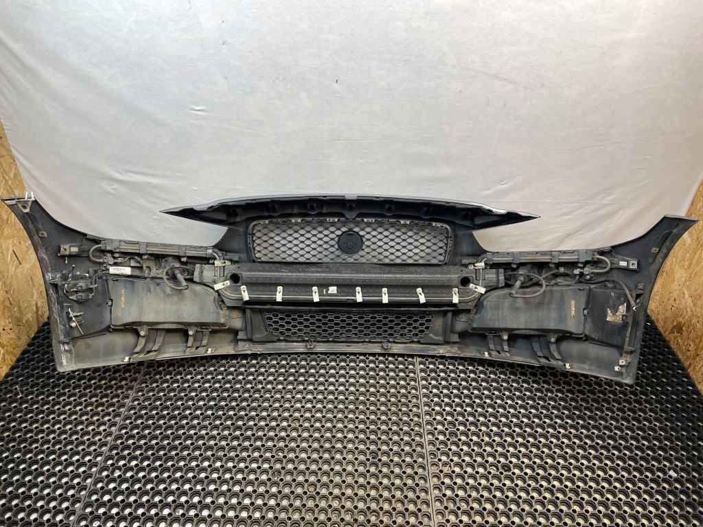 фото №13, Бампер перед передний pdc решётка радиатора jaguar xe x760 r-sport код лакокрасочного покрытия: lkh 15-