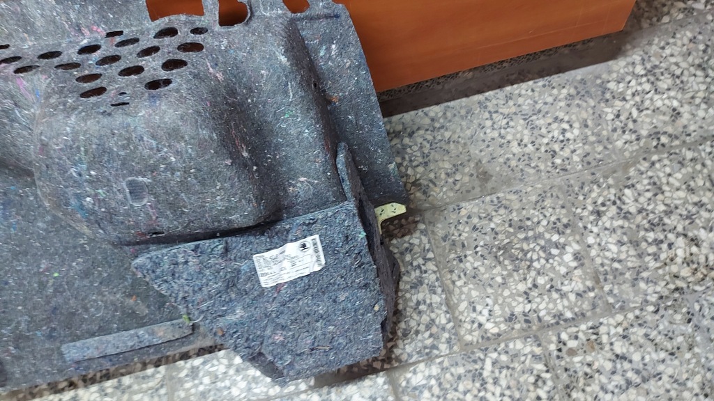 фото №11, Обивка обшивка багажника левый задняя skoda scala 19-