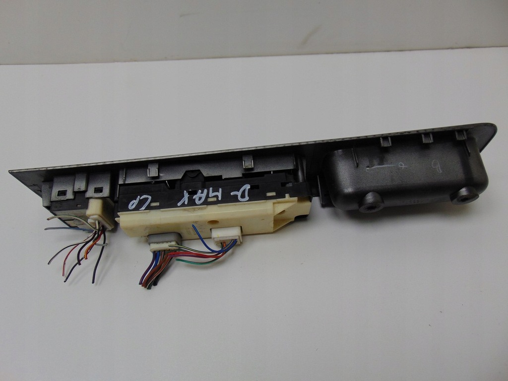 фото №8, Вимикач скло лівий перед isuzu d-max 1 lift 2007-