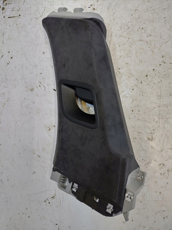 фото №1, Porsche cayenne 9y пластик стойка