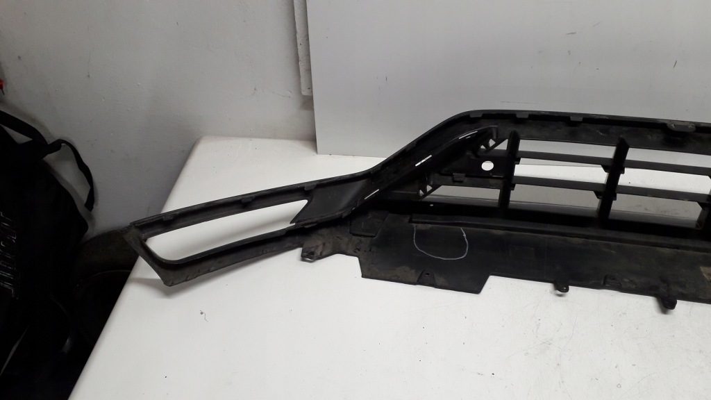 Volvo xc90 14- r-design накладка решётка бампера с Разборки