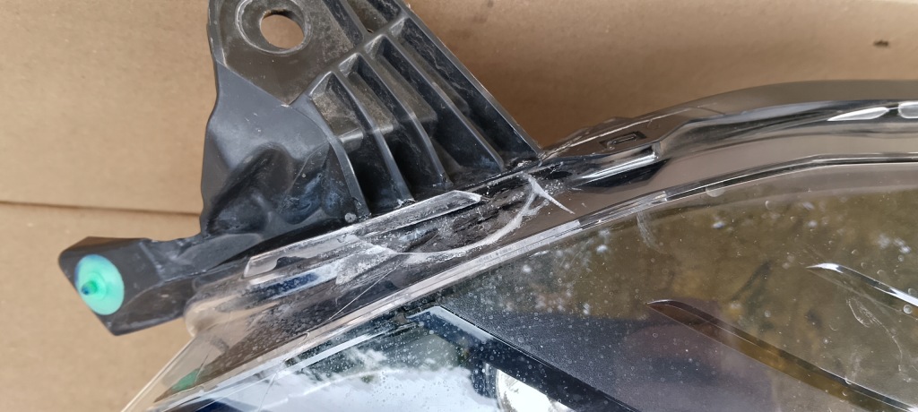 Купити Фара перед передня ліва renault twingo 2 2 рестайлінг  11-14rok 260608996r оригінал