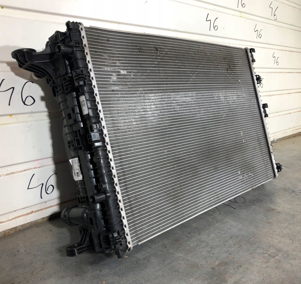 Купити Audi sq5 q5 80a 2 s-line рестайлінг  21- радіатор води