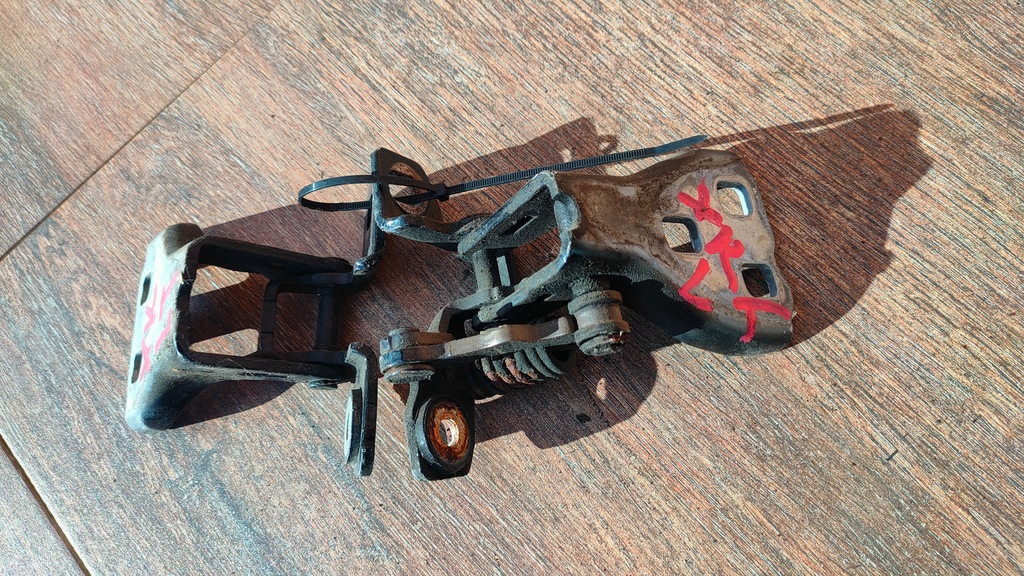 фото №1, Jeep commander 5-10r xk петлі двері лівий задня