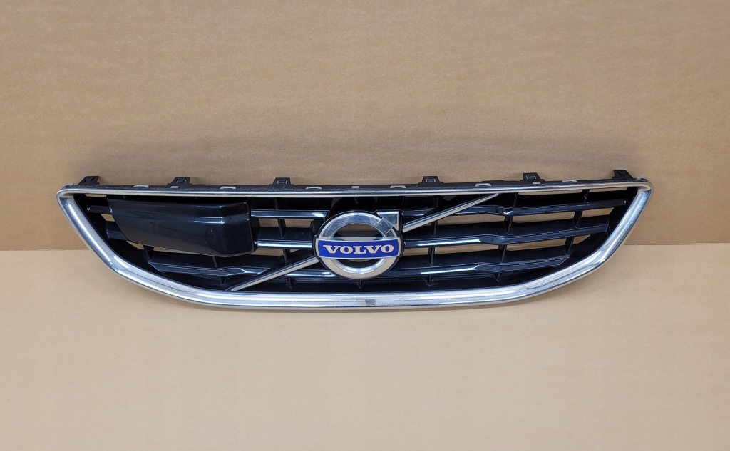 Решётка радиатора решётка радиатора бампера volvo v40 r design pod радар 2012- Цена
