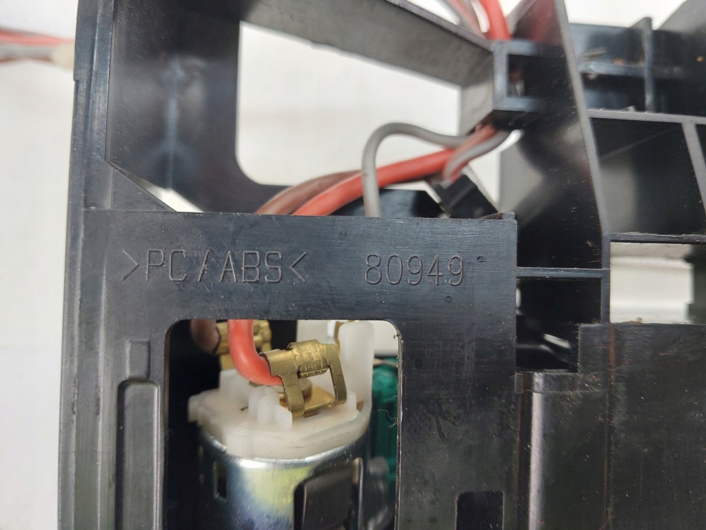 Бардачок середній попільничка porsche cayenne i 7l Зі Шроту