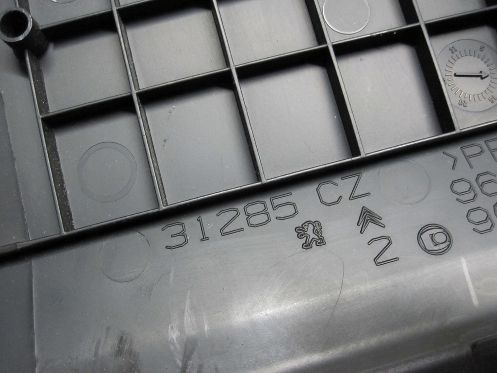 фото №8, Citroen c3 picasso lift 1.4 vti корпус аккумулятор 9801801880 9688783080