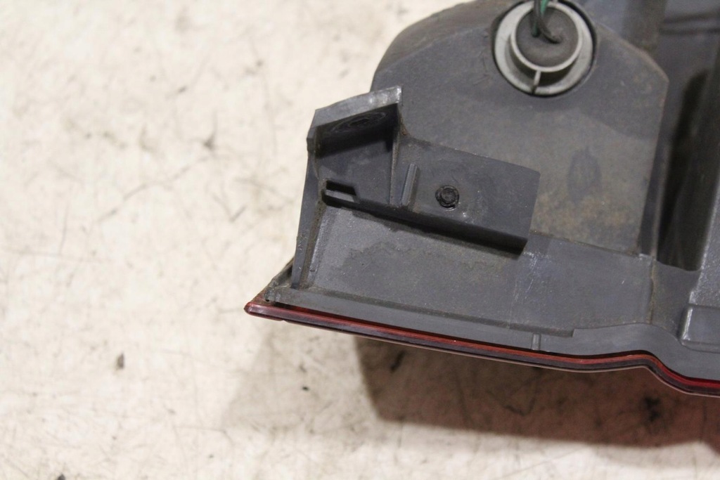 фото №10, Лампа задня права subaru legacy iv kombi eu