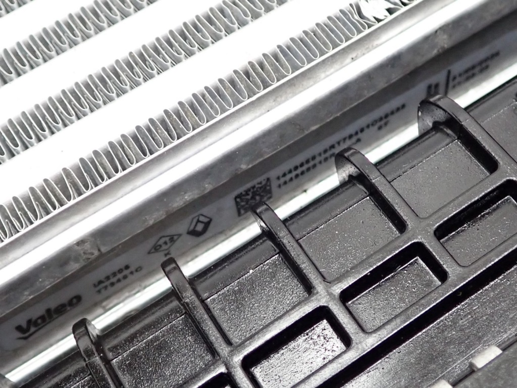 Купити Комплект радіатор води кондиціонера вентилятор dacia sandero 3 3 1.0 tce