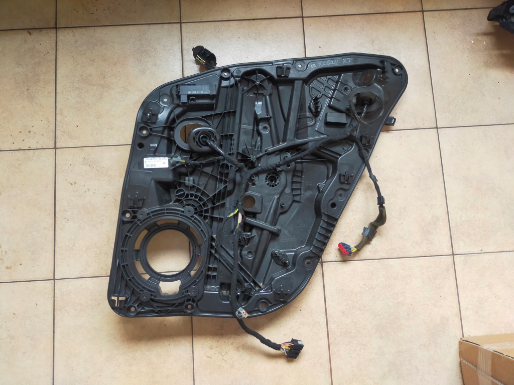 фото №1, Volvo xc60 ii подъемник механизм стекло задняя задний правый