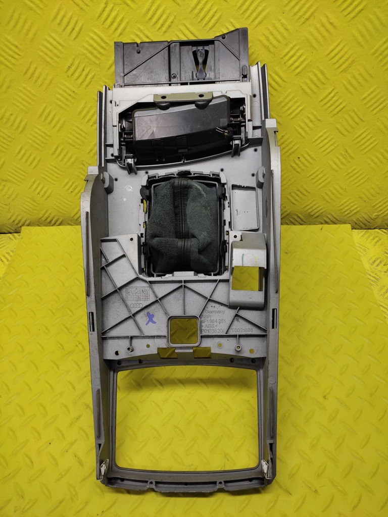фото №9, Audi a6 c6 консоль туннель средний 4f1864261