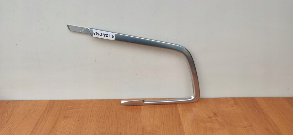 фото №1, Volvo xc60 lift правая молдинг обивка дверь задняя