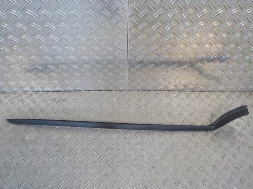 фото №1, Volvo xc40 ii молдинг защита стекло лобовое правая