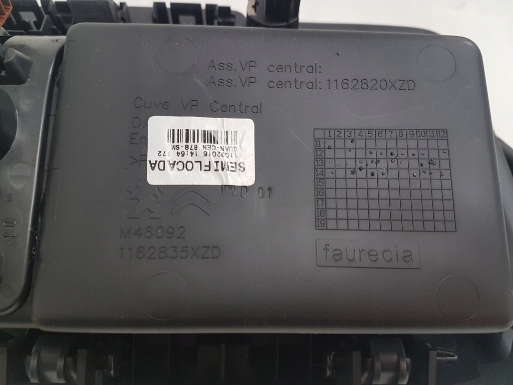 фото №6, Citroen c4 picasso ii бардачок пасажира середній