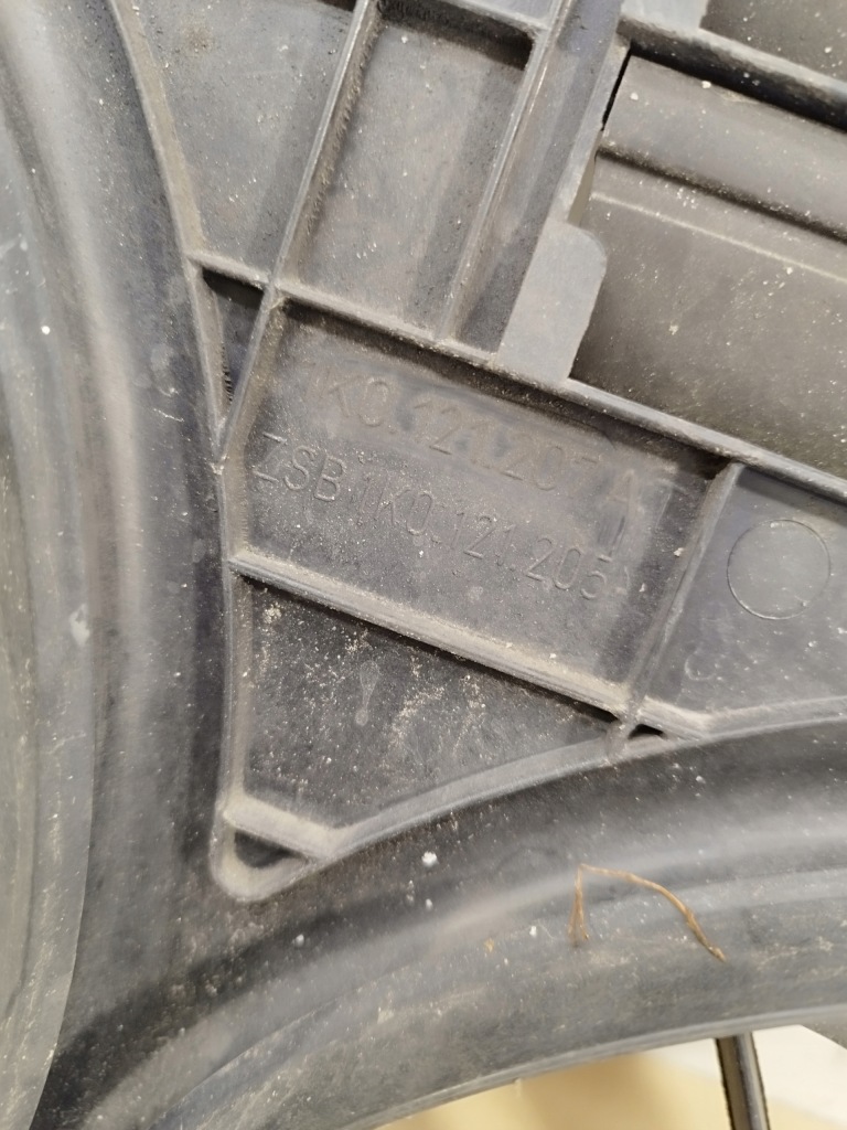 Вентиляторы + корпус audi vw skoda 1k0121207at в Украине