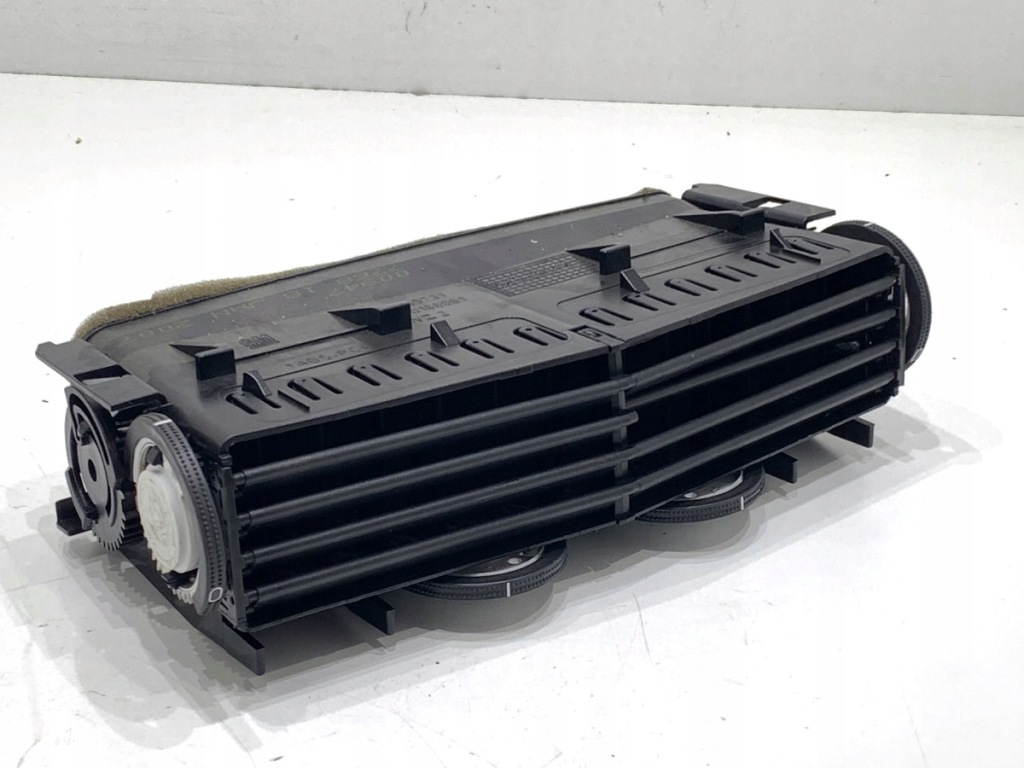 Купить Решётка обдув правый перед opel astra h 24465731 05-10 хэтчбек