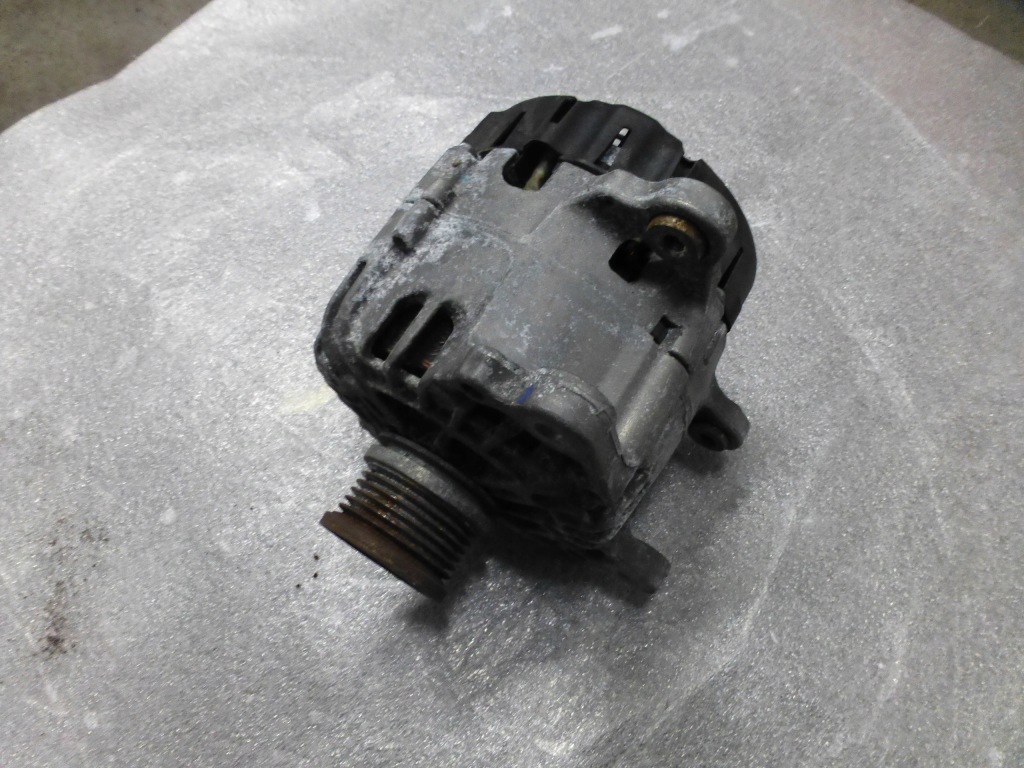 Купить Генератор audi a4 a5 volkswagen оригинальный номер 04l 903 024