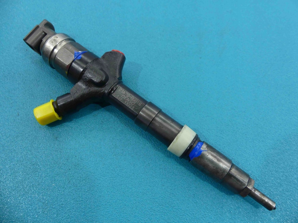 фото №1, Форсунка toyota corolla verso ii 2.0 d4d