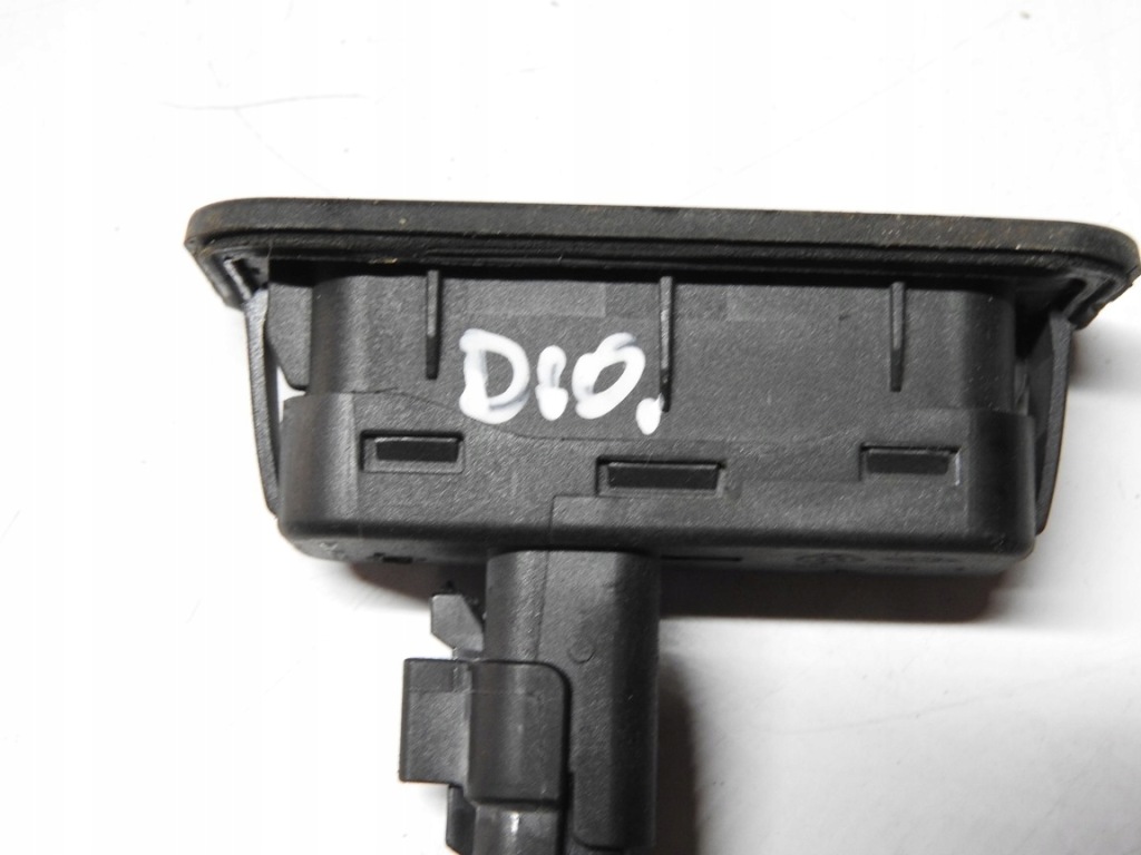 фото №7, Renault scenic iii 09-16 ручка мікровимикач кнопка кришки задня 8200078258