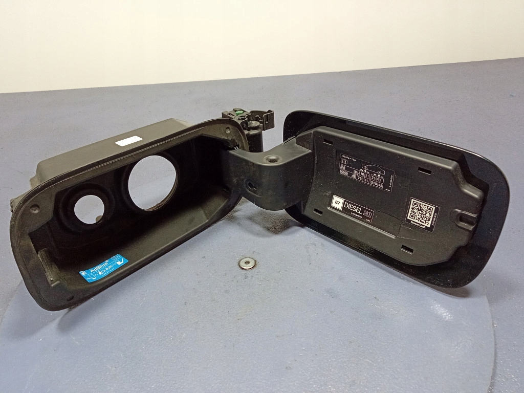 фото №8, Mercedes gls x167 400d 2.9 крышка заливной топлива a1676309300