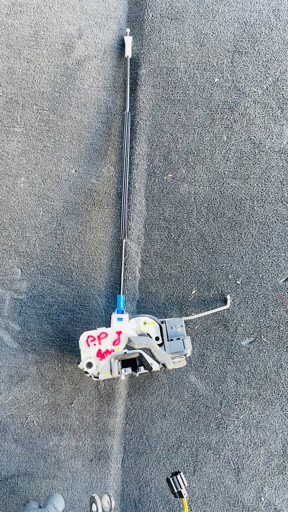 фото №1, Astra j замок правый перед