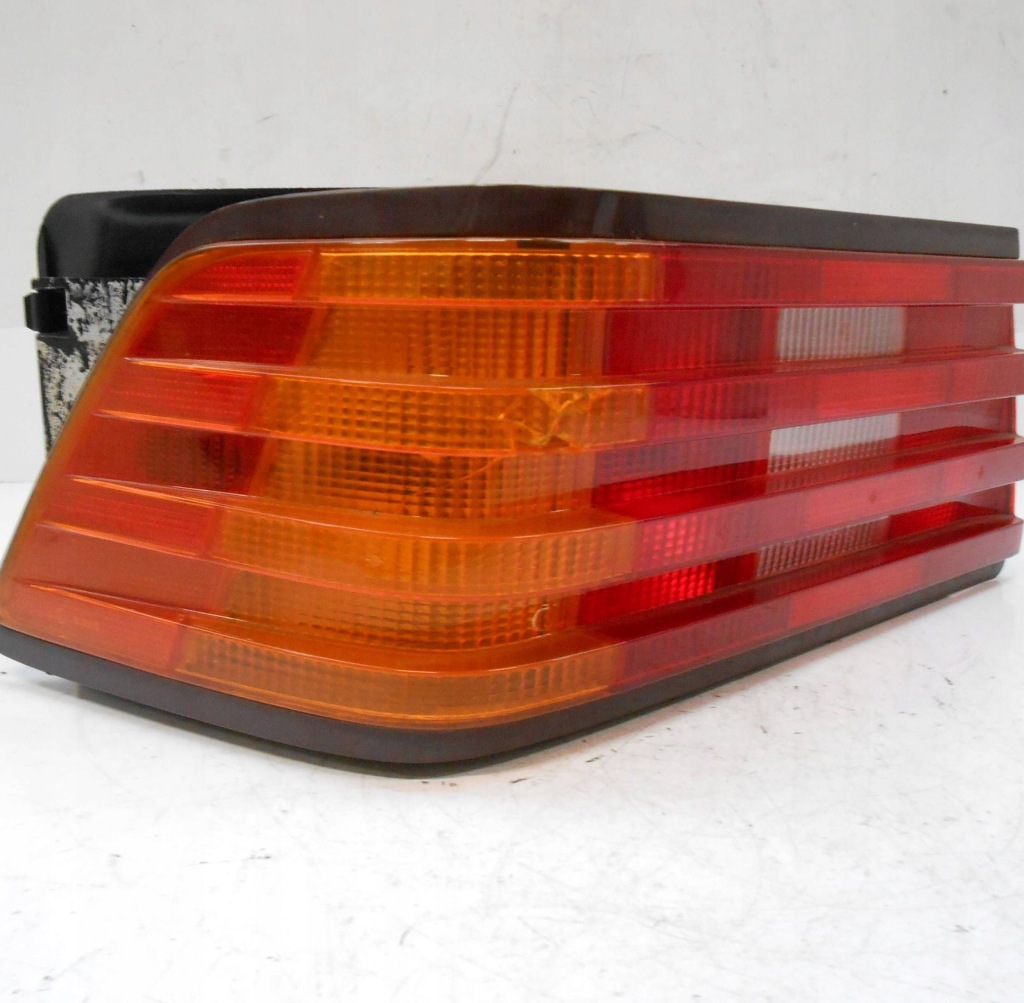 Mercedes sl r129 америка лампа задня ліва на частини zbita 1298280564 Зі Шроту