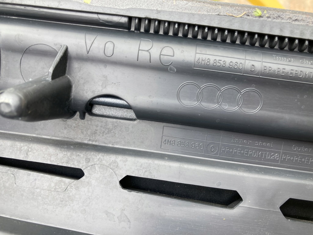 фото №9, Audi q8 молдинг na двері праве передні 4m8853960d