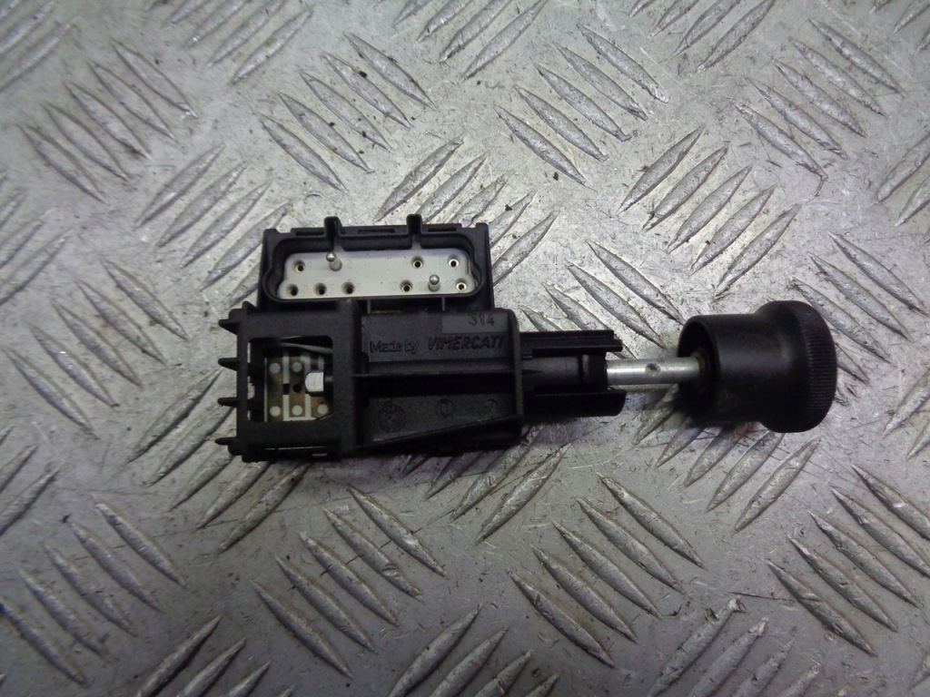 Купить Выключатель противотуманного bmw e36 549352022