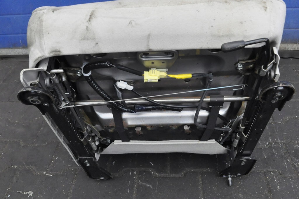 фото №10, Nissan leaf i ze0 сиденья заднее сиденье anglik