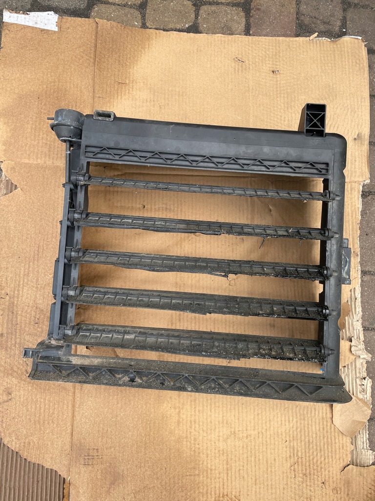 фото №1, Жалюзи вентилятора bmw e46 2.0 d 150 km