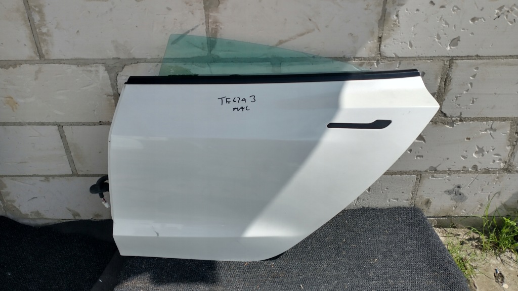 Купить Tesla model 3 дверь левое задняя задняя