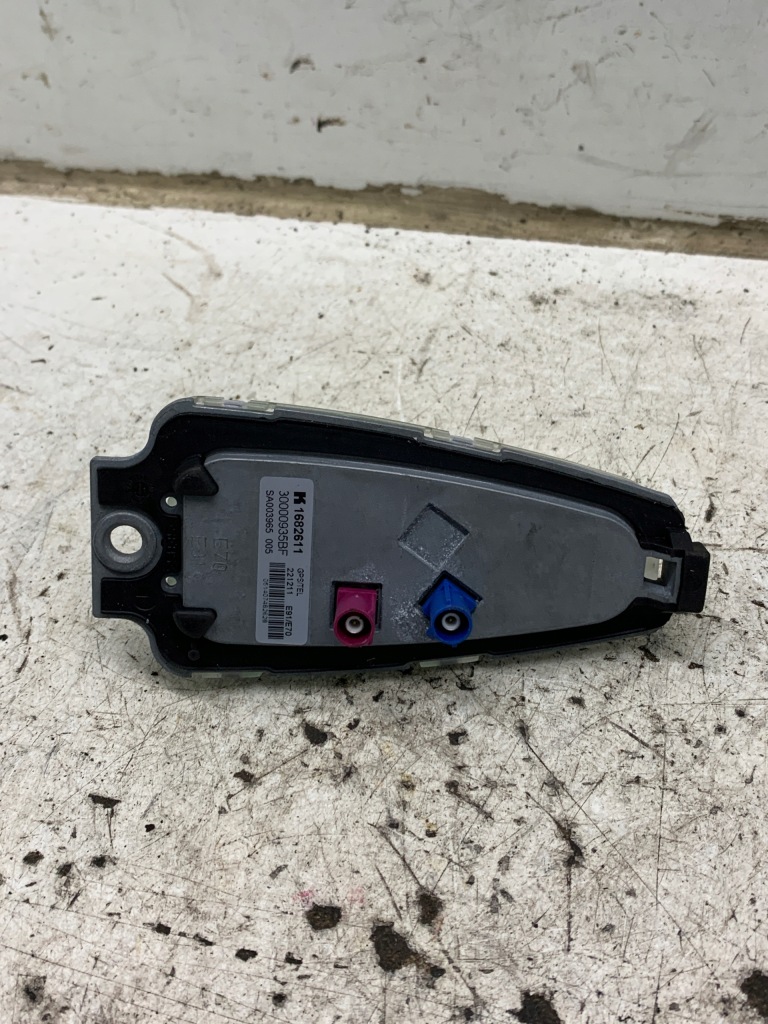 Антенна кровельная плавник 6940418 bmw x3 f25 2.0d x-drive 4x4 a52 в Украине