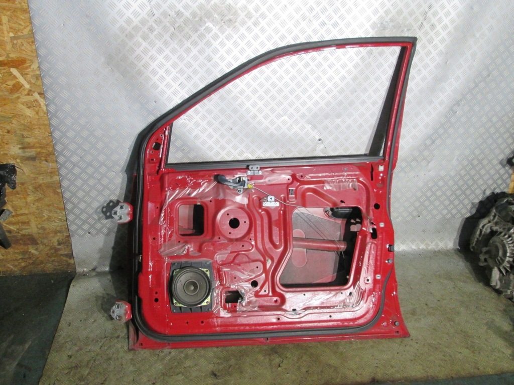 фото №6, Дверь правое перед mitsubishi space star i p04