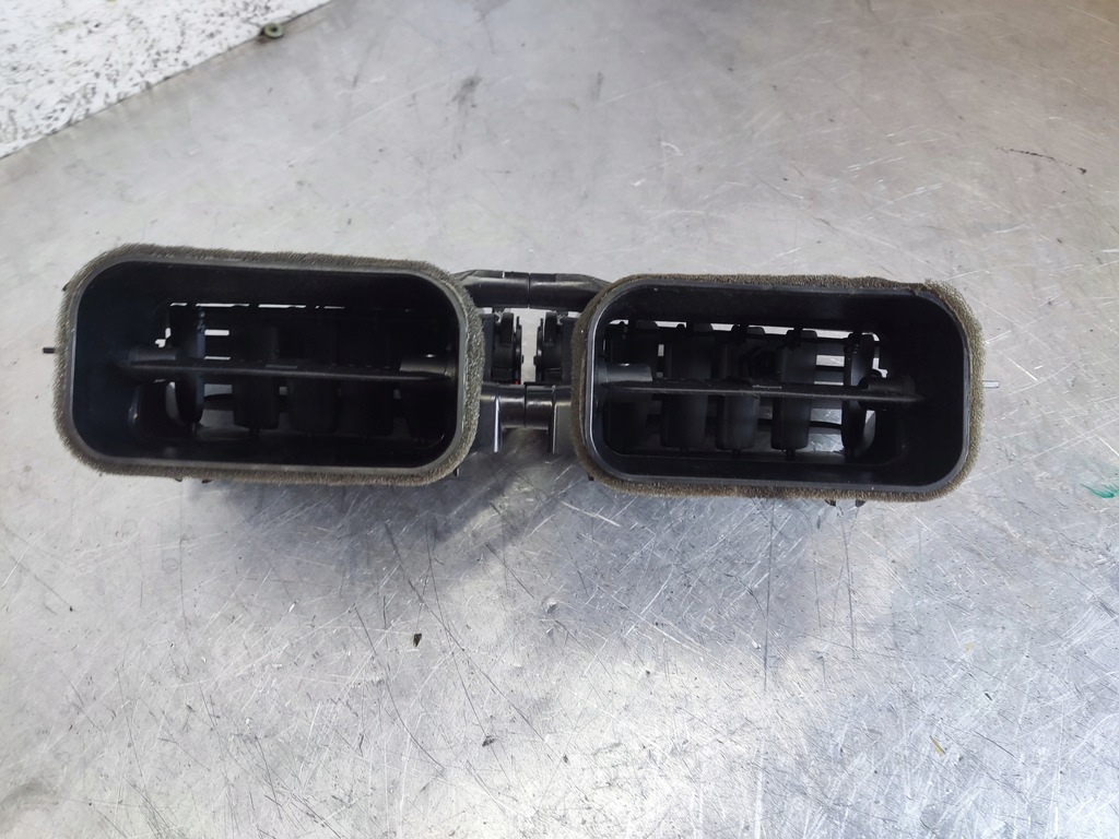 фото №5, Mercedes w204 решётка обдув средняя a2048308454