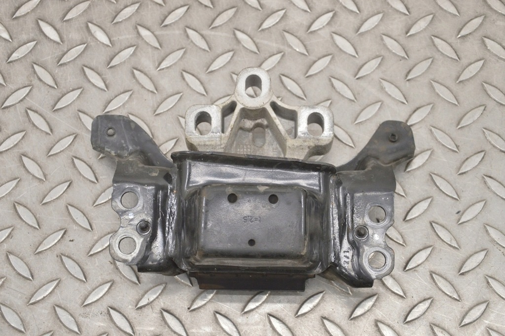 фото №1, Audi s3 кронштейн двигателя левая 8v 2016 rhd