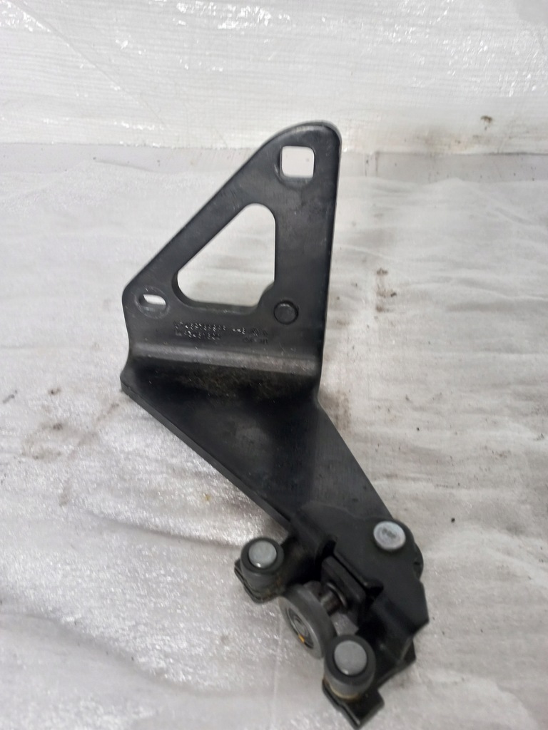 фото №9, Vivaro b trafic talento ролик дверь направляющая 745965439r