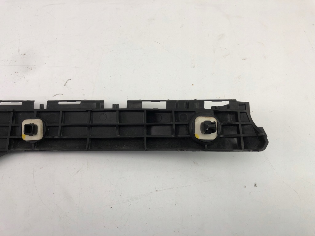 фото №11, Toyota yaris iii кронштейн направляющая бампера правый задняя 52575-0d270