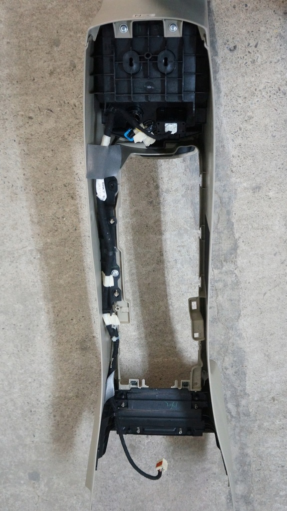 фото №15, Mazda 3 03-09 тунель середній консоль підлокітник