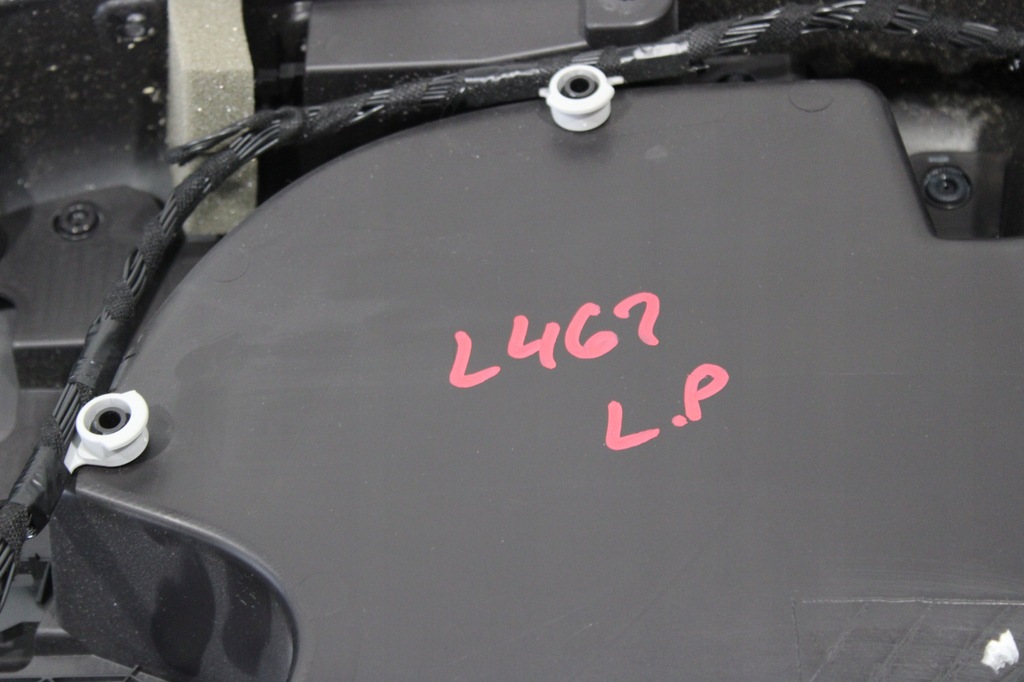 фото №7, Обивка обшивка дверь левый перед land rover discovery v 5 l462