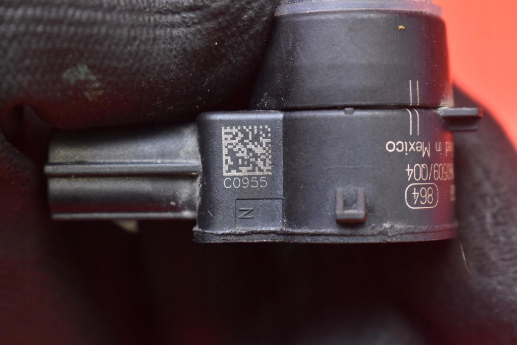 Купить Датчик парковки задний  pdc 13300764 opel zafira c 12-16